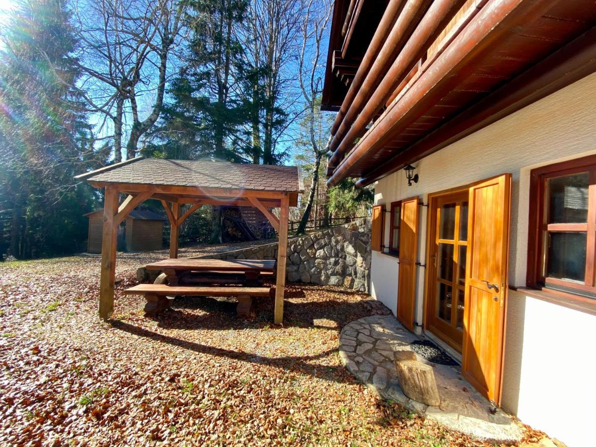 Pine Lodge Hlevci Exterior foto